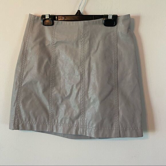 Free People Modern Femme Vegan Suede Mini Skirt size 2 - Picture 3 of 5